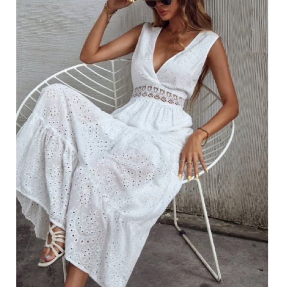 Boho green  lace insert V neck ruffle hem maxi dress - Picture 2 of 16